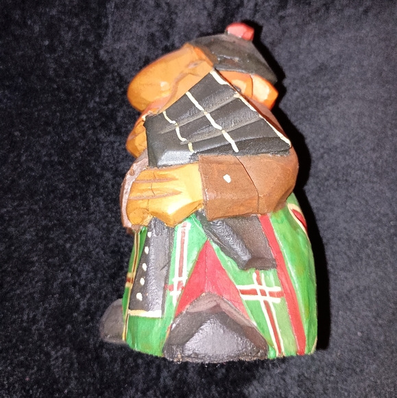 Rare VTG The Woodcarvers Shop Scotland hand crafted Man playing Bag Pipes - Picture 2 of 5